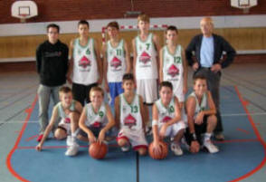 L'équipe des minimes 1 masculins de guérande basket 06/07-  Benjamin Perrais - Reigner Brieuc - Romain Venard - Dorian Mahé - Julius Quiquet - Florian Averty - Antoine Bonneau - Florian Lizeul