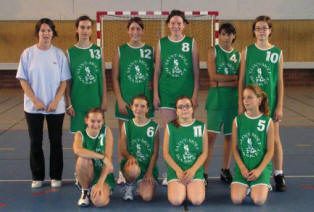 L'équipe des minimes feminines 2 de l'entente guérande basket et St Molf 06/07 - Couronné Oriane - Dauce Adélaïde - Depeyre Coralie - Déron Emeline - Fournier Faustine - Geffroy Justine - Lebihain Delphine - Pozzoli Louisa - Quignon Clarisse