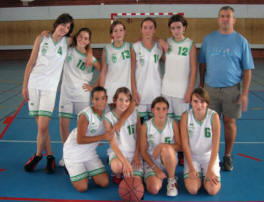 L'équipe des minimes féminines région guérande basket 06/07 - Rabine Sandra - Brossard Alice - Cadiet Margaux - Carassalini Valérye - Delorme Zoé - Guillet Adeline - Lefevre Coline - Legars Marjorie - Lemée Juliette - Ménager Asia