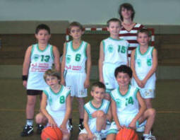 L'équipe des mini poussins de l'entente guérande basket et St Molf 06_07 - Morel Tanguy - Pelpel Hugo - Peulier Yann - Puren Quentin - Lepez Téo - Lepronier Arthur - Leroux Erwann - Averty Lucas - Festini Nathan - Guérin Yves - Jarno Arthur