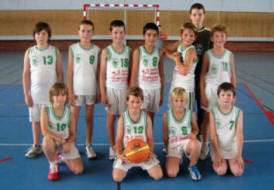 L'équipe des poussins de l'entente guérande basket et St Molf 06/07 - Lucas Pagano - Brieuc Leroux - Nicolas Poyac - Léo Sibille - Adrien Louisse - Quentin Rousseau -  Florian Dussable - Jean Baptiste Magnin - Ronan Pihery - Nicolas Mazin - Benjamin Vilfeu - Constant Chauvet